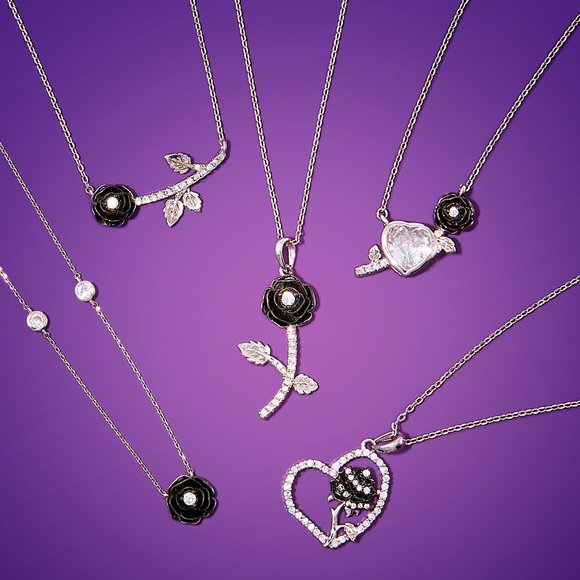 Black Rose Necklace, Charmed Aroma Black Rose Collection - Picture 5 of 5